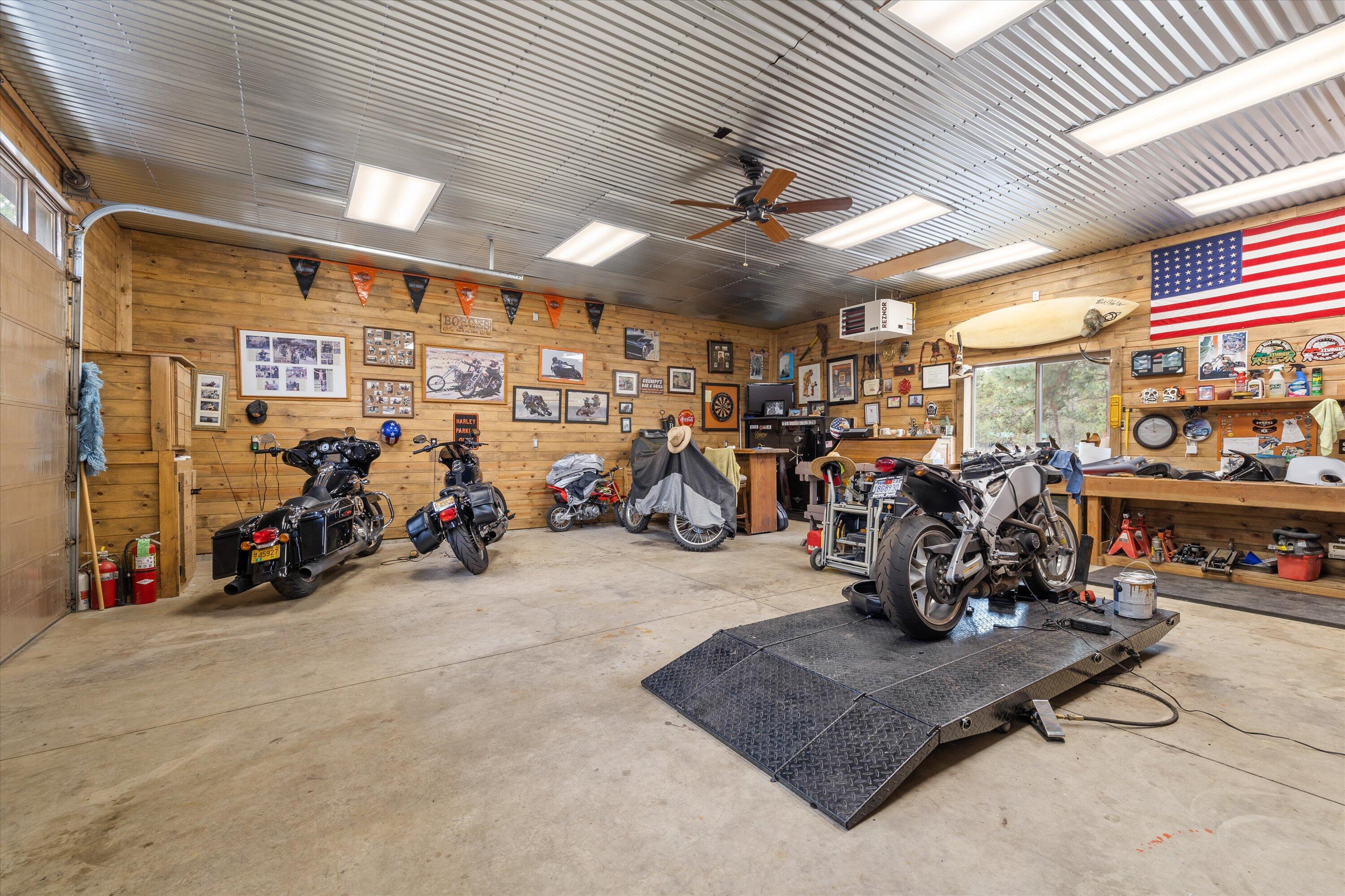 15868 Lundy Road Sisters, OR 97759 - Photo 38 of 53 a view of a room with gym equipment