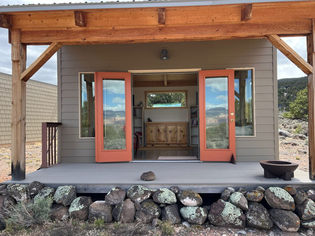 1390 South Flat Rabbit Road Teasdale, UT 84773 - Photo 36 of 50 Studio