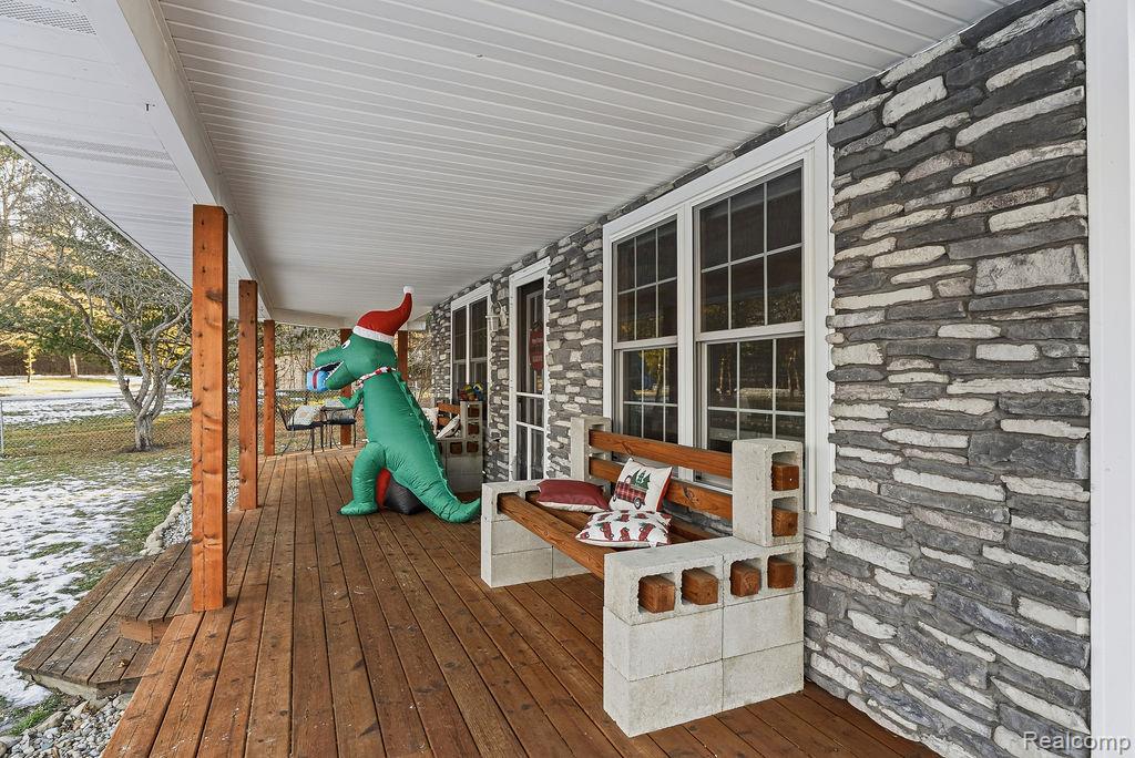 5216 South State Road Goodrich, MI 48438 - Photo 7 of 52 View of porch