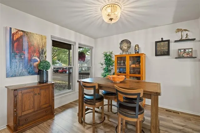 $325,000 | 7913 Colony Lane, Lenexa, KS 66215