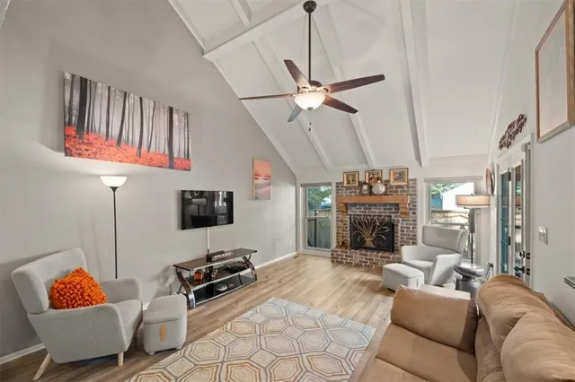 $325,000 | 7913 Colony Lane, Lenexa, KS 66215