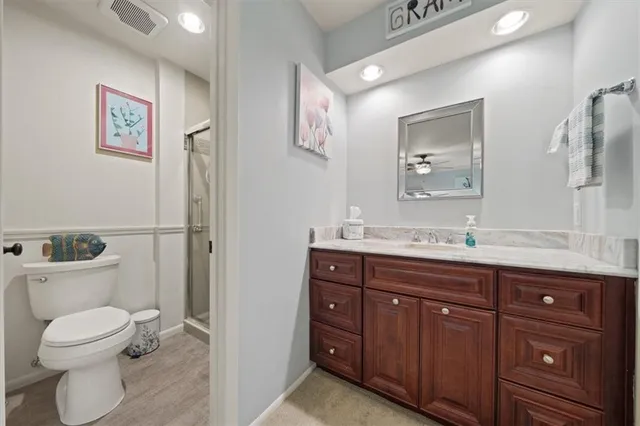 $325,000 | 7913 Colony Lane, Lenexa, KS 66215