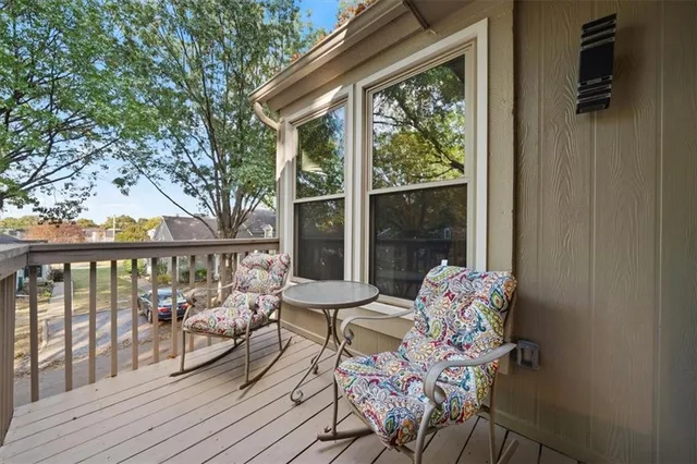 $325,000 | 7913 Colony Lane, Lenexa, KS 66215