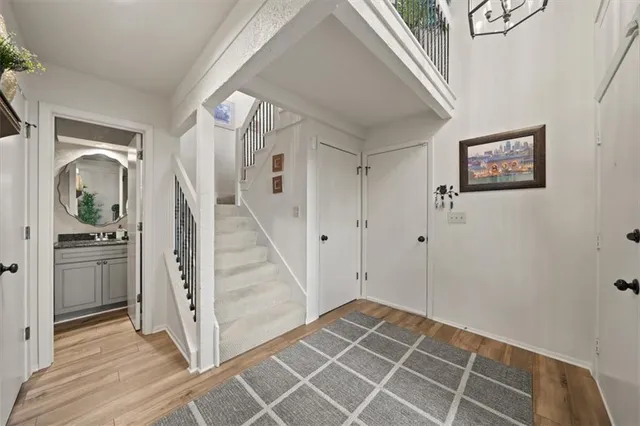 $325,000 | 7913 Colony Lane, Lenexa, KS 66215