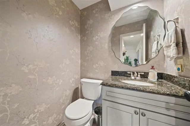 $325,000 | 7913 Colony Lane, Lenexa, KS 66215