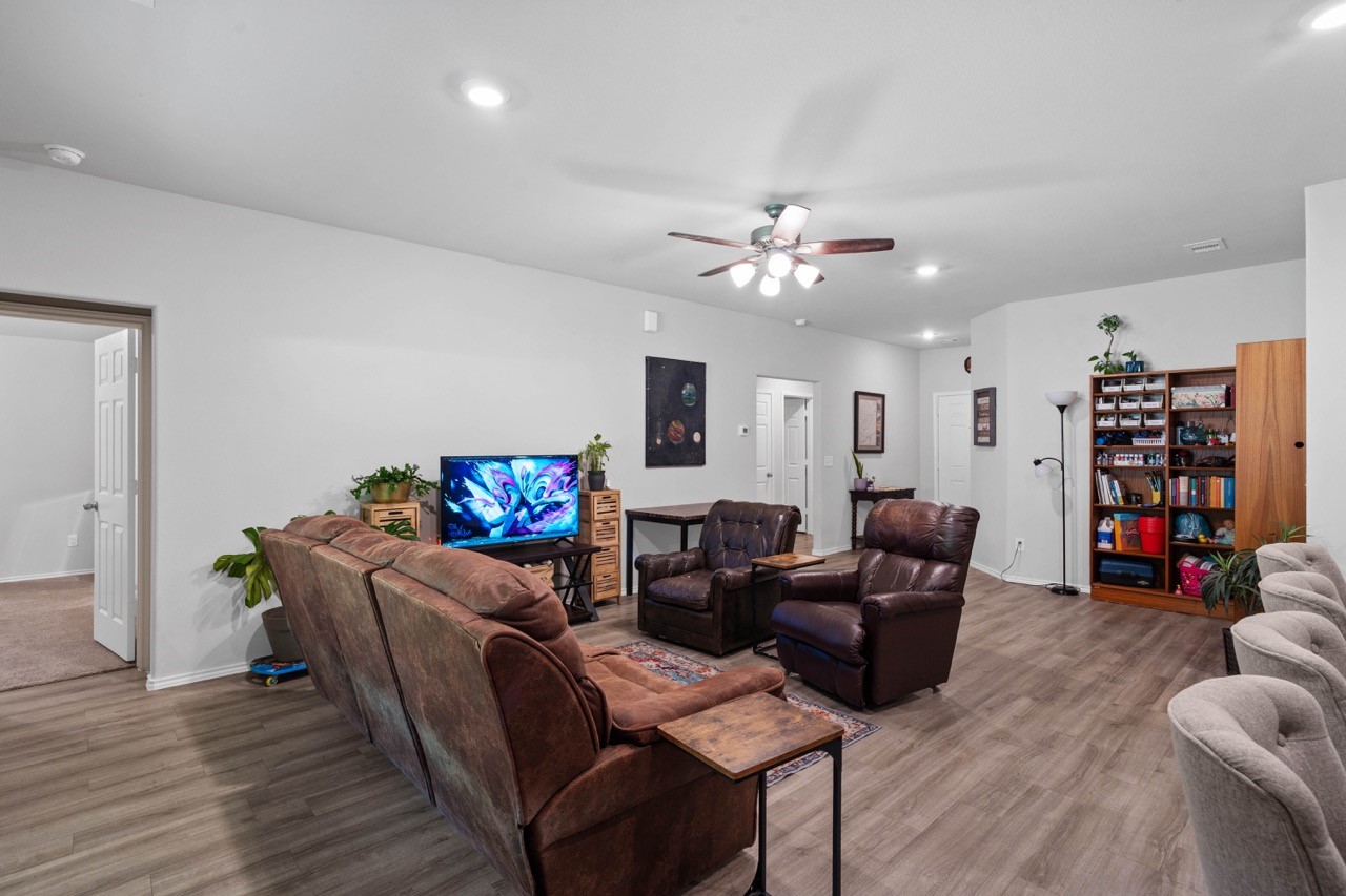 9931 Spring Creek Road Cleveland, TX 77327 - Photo 26 of 38