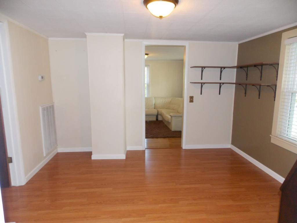 4015 Purchase Ridge Road Duffield, VA 24244 - Photo 16 of 26 Easy to clean laminate floors