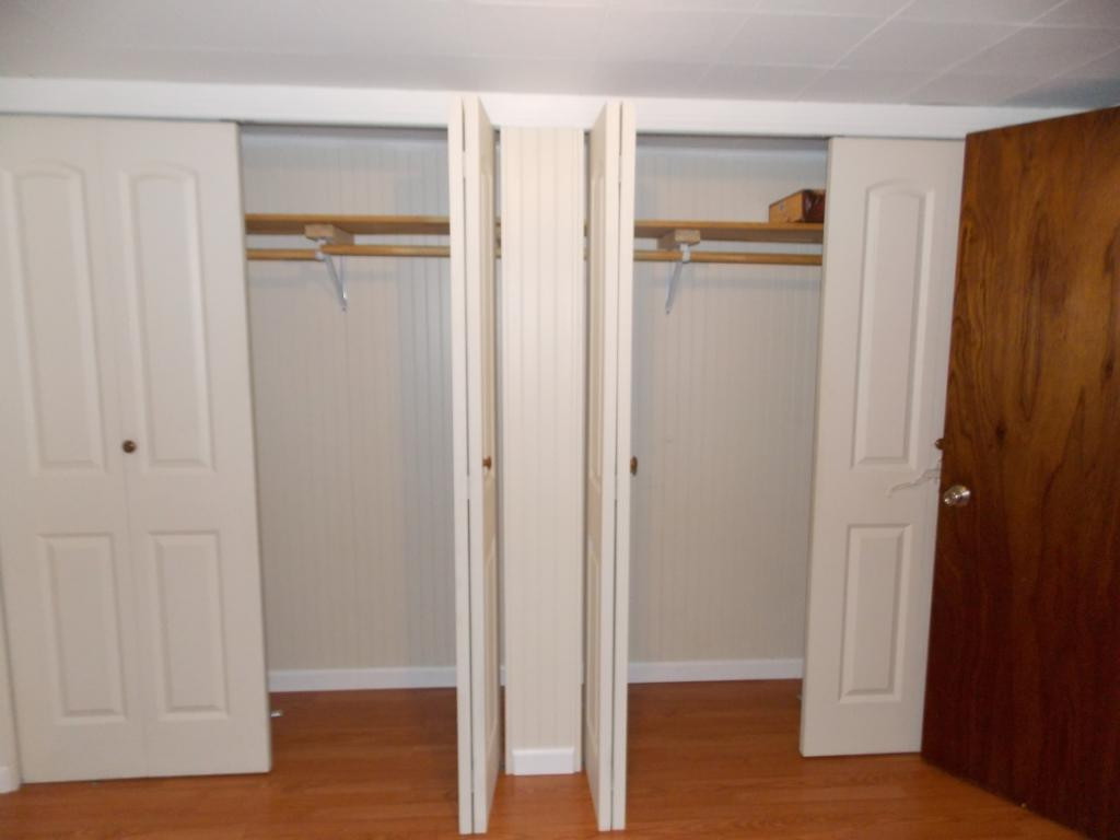 4015 Purchase Ridge Road Duffield, VA 24244 - Photo 18 of 26 Full wall closet