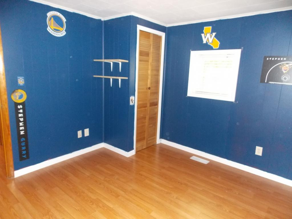 4015 Purchase Ridge Road Duffield, VA 24244 - Photo 24 of 26 3rd bedroom