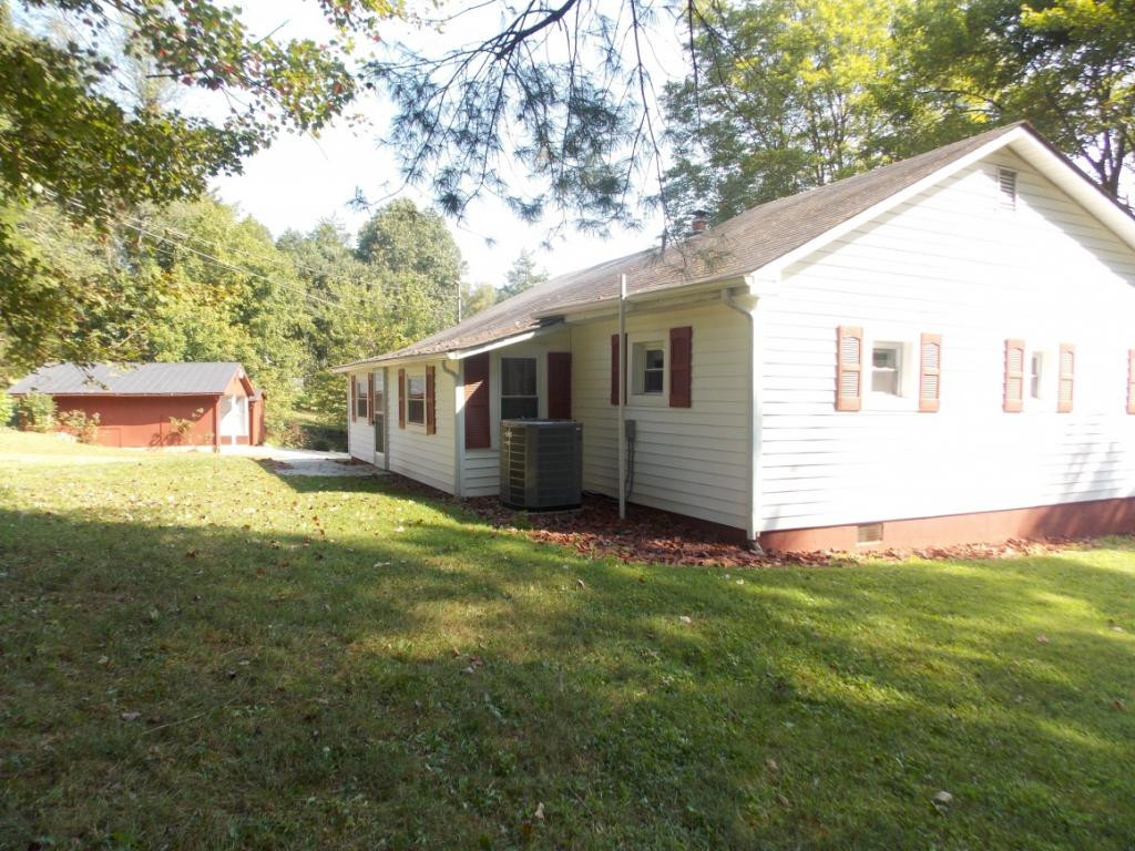 4015 Purchase Ridge Road Duffield, VA 24244 - Photo 5 of 26 Heat pump installed in 2010