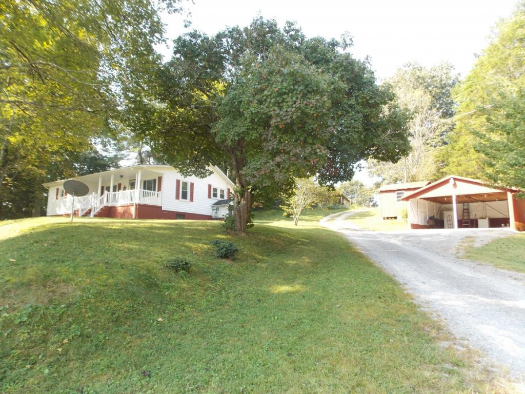 4015 Purchase Ridge Road Duffield, VA 24244 - Photo 9 of 26 Private but great curb appeal