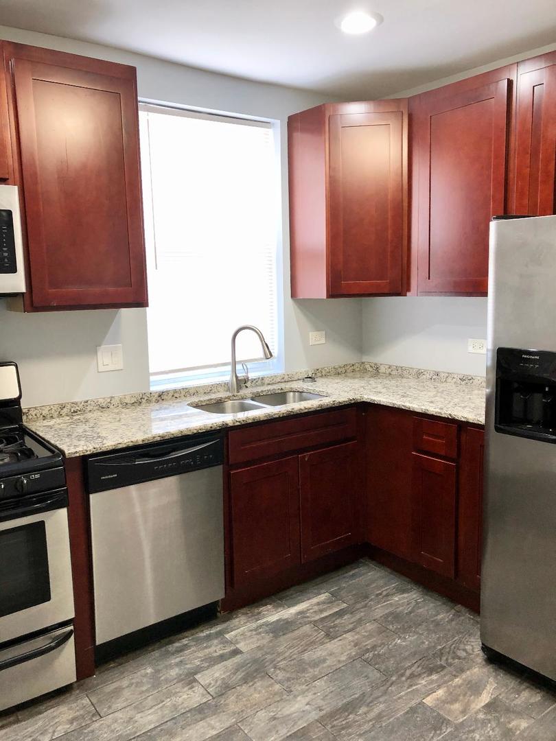 4701 West Barry Avenue, Unit 2B Chicago, IL 60641 - Photo 5 of 10