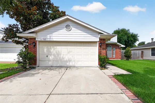 $1,900 | 15502 Prairie Oaks Drive, Houston, TX 77083