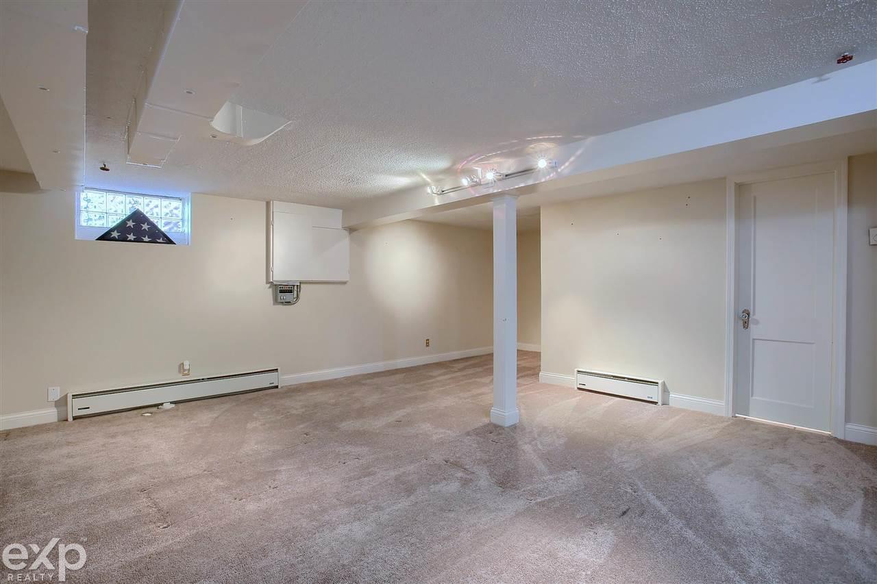 1208 Vernier Road Grosse Pointe, MI 48236 - Photo 19 of 26 50056477-18.JPG