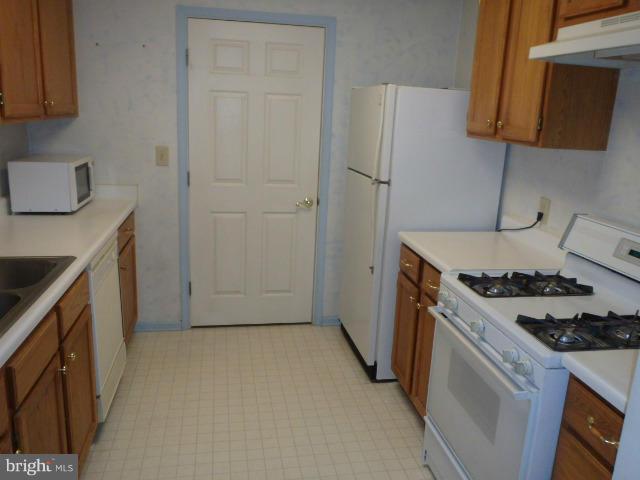604 Churchill Road, Unit N Bel Air, MD 21014 - Photo 10 of 15 Kitchen