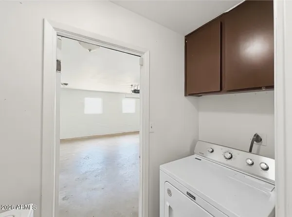 a view of utility room