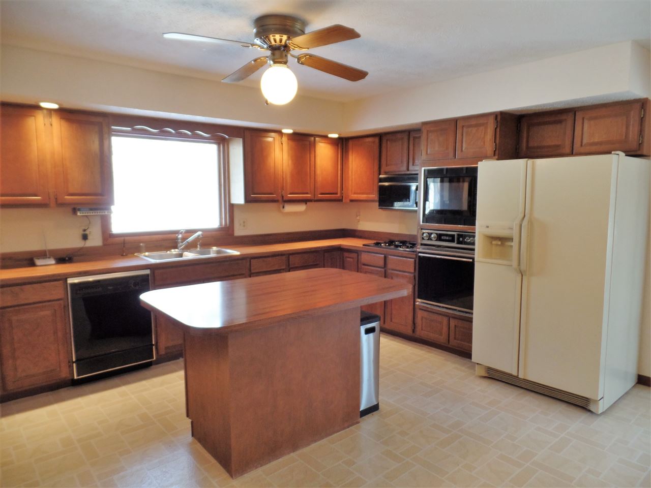 63766 Pine Road North Liberty, IN 46554 - Photo 8 of 36