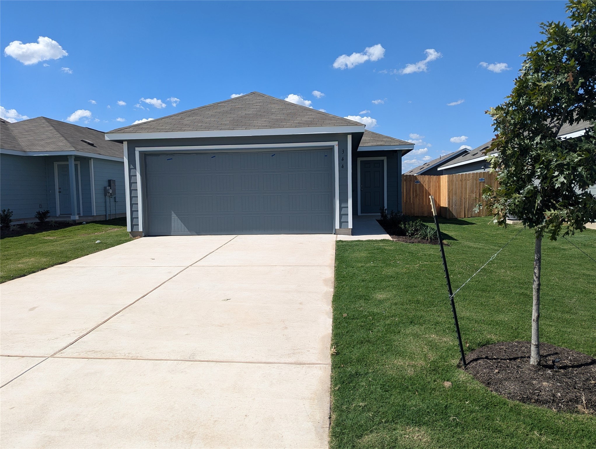 344 Marty Allen Loop Jarrell, TX 76537 - Photo 2 of 28