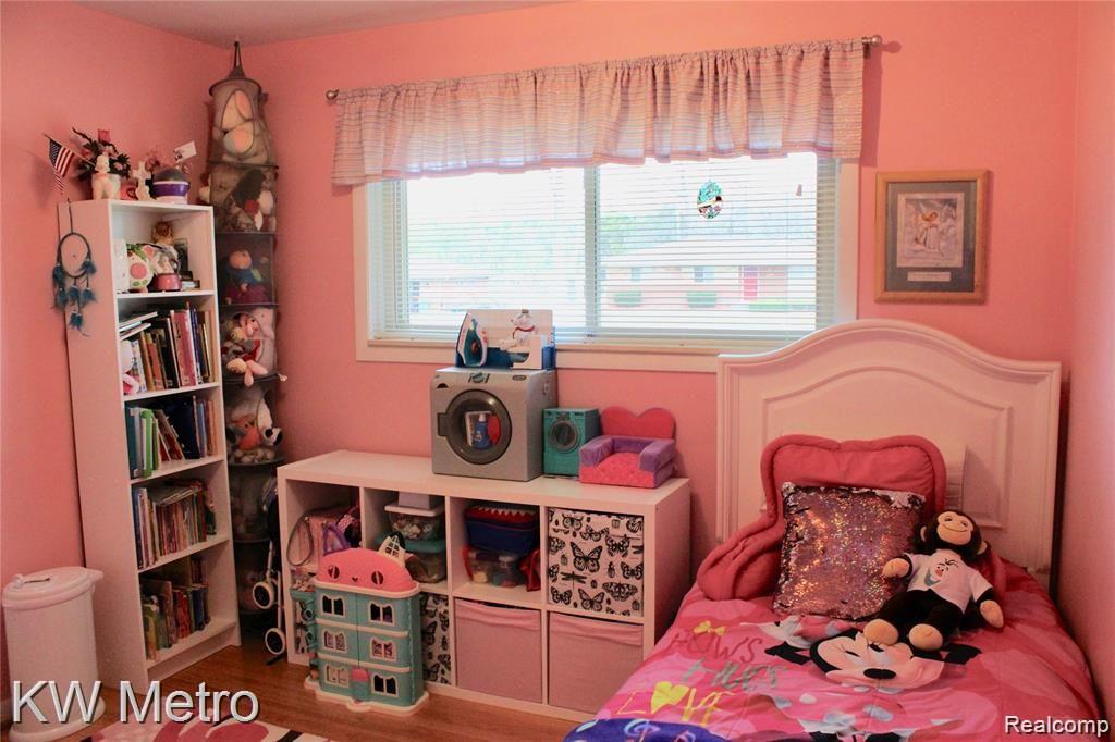 28408 Bay Tree Road Farmington Hills, MI 48334 - Photo 15 of 22