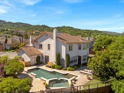 a view of a pathway of a building