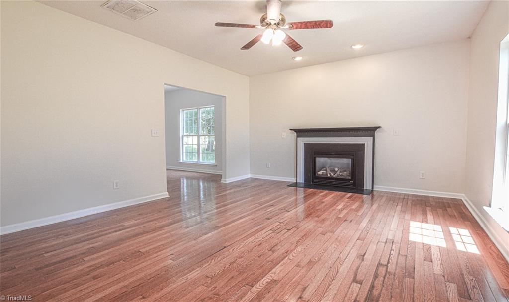 2914 Chestnut Heights Road Winston-Salem, NC 27107 - Photo 2 of 33