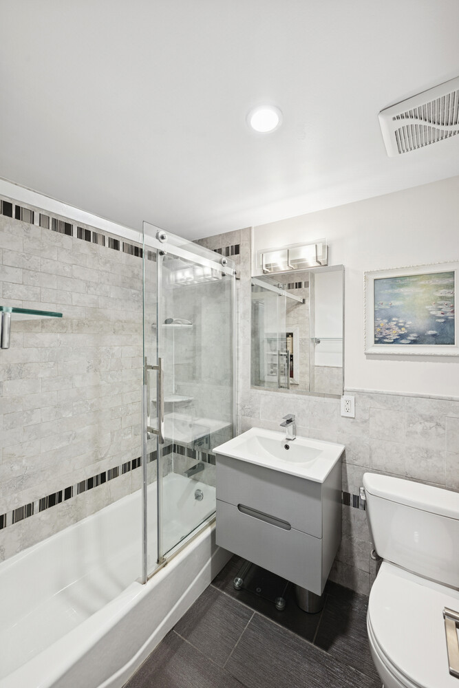196 East 75th Street, Unit 12E Manhattan, NY 10021 - Photo 6 of 7