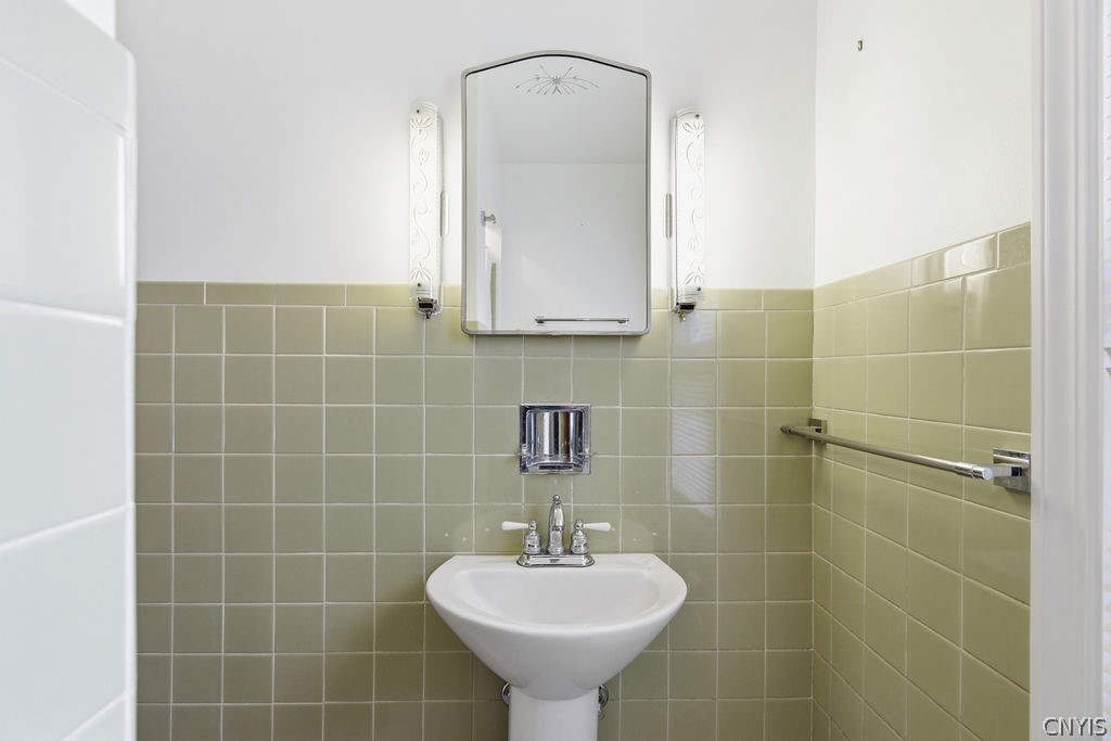 111 Fiordon Road De Witt, NY 13214 - Photo 25 of 48