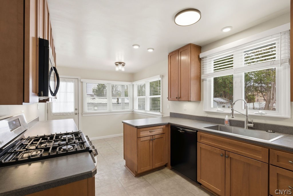 111 Fiordon Road De Witt, NY 13214 - Photo 36 of 48