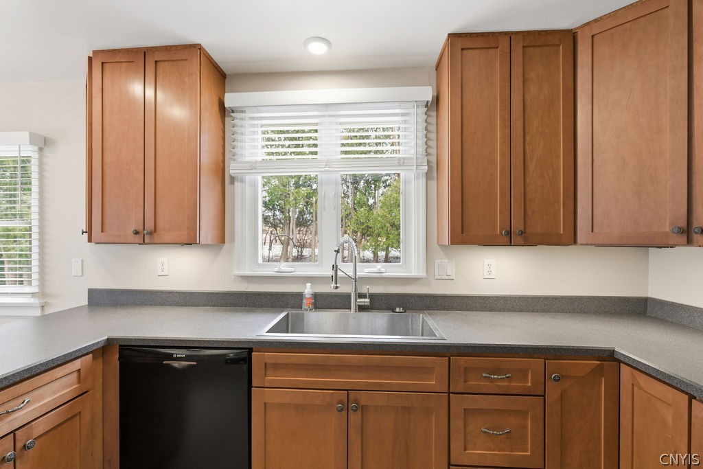 111 Fiordon Road De Witt, NY 13214 - Photo 37 of 48