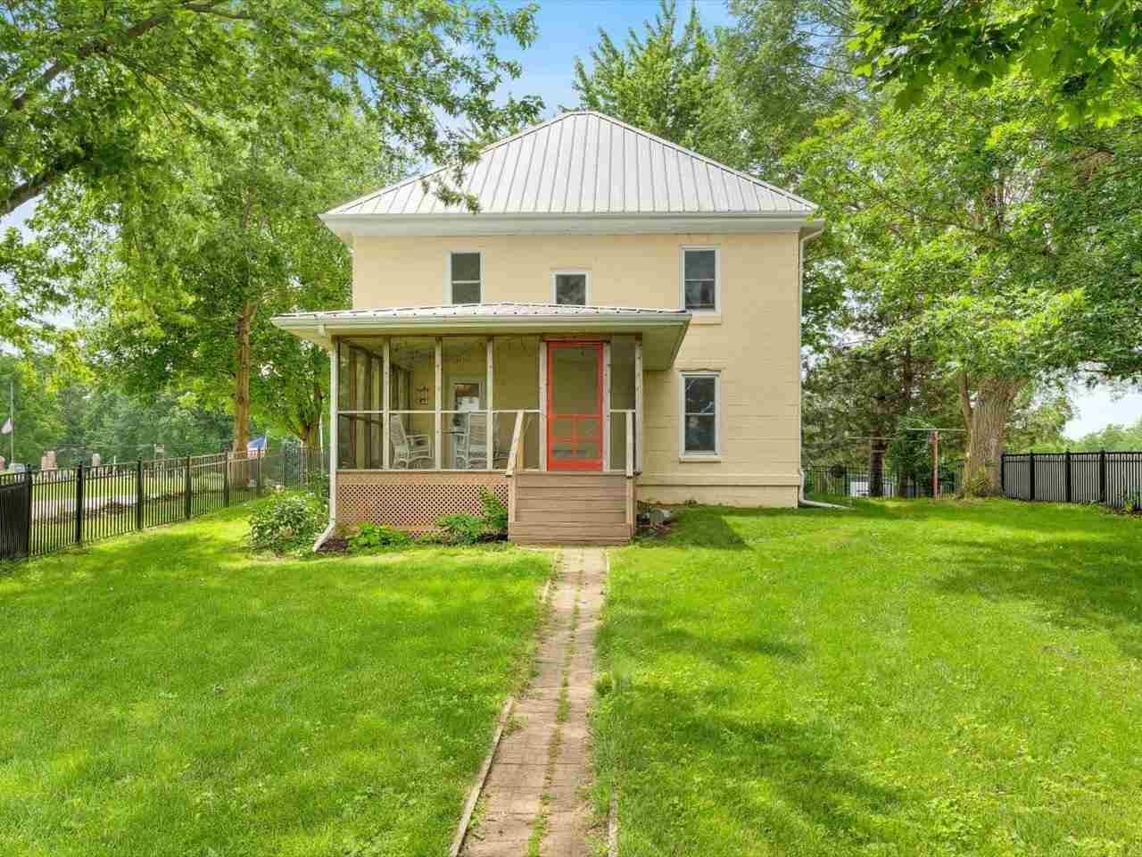 4466 Middle Street Southeast Lone Tree, IA 52755 - Photo 1 of 33 Gallery Image 1