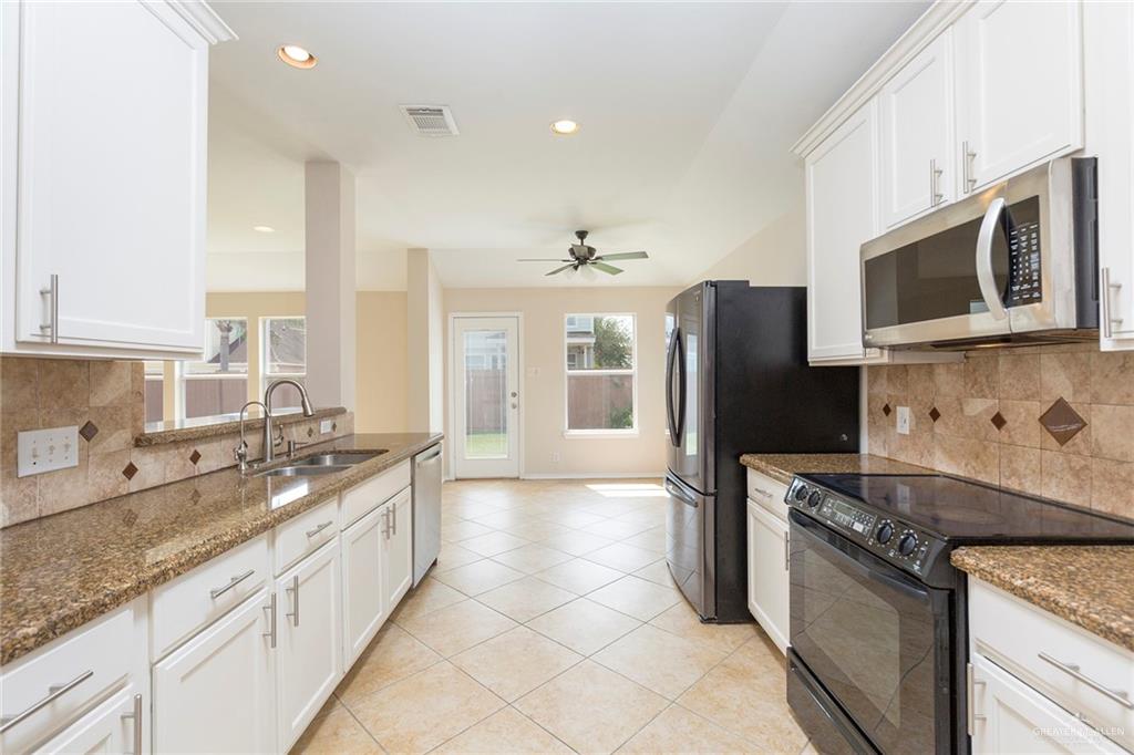 4202 Santa Marina Street Mission, TX 78572 - Photo 6 of 13 kitchen view
