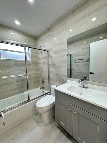 $3,200 | Foster Road, Hallandale Beach, FL 33009