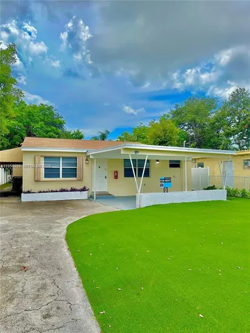 $3,200 | Foster Road, Hallandale Beach, FL 33009