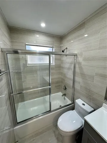 $3,200 | Foster Road, Hallandale Beach, FL 33009