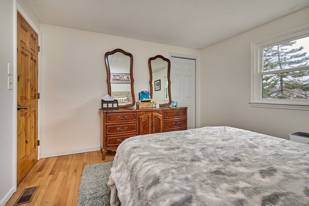 25 Ludlow Road South Hadley, MA 01075 - Photo 12 of 33