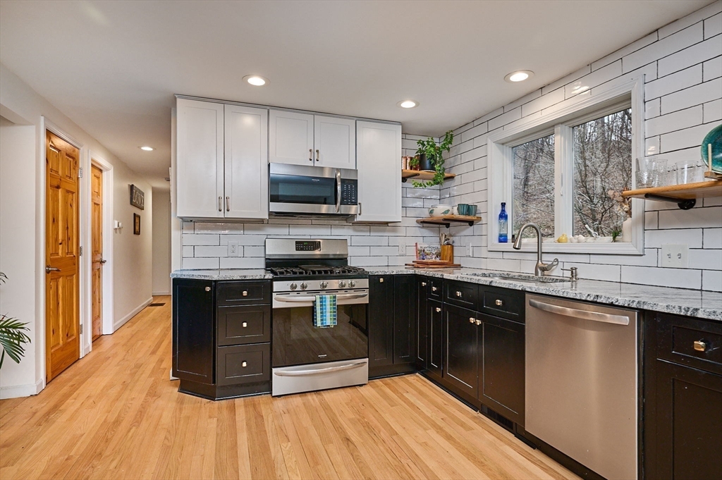 25 Ludlow Road South Hadley, MA 01075 - Photo 3 of 33