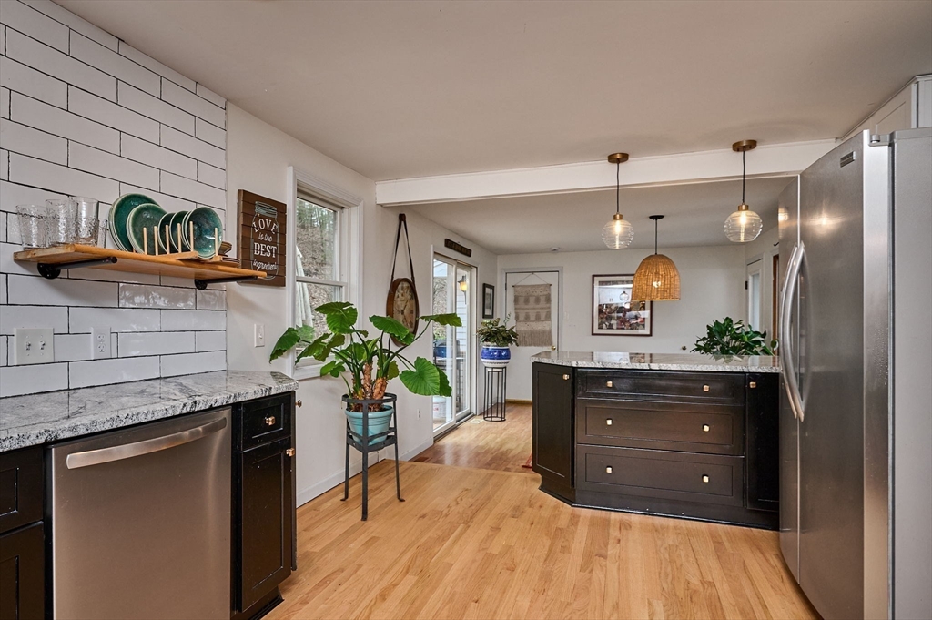 25 Ludlow Road South Hadley, MA 01075 - Photo 4 of 33