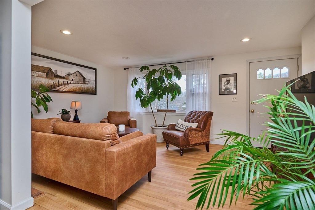 25 Ludlow Road South Hadley, MA 01075 - Photo 9 of 33