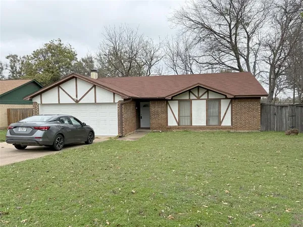 $179,900 | 1205 Augusta Road, Benbrook, TX 76126