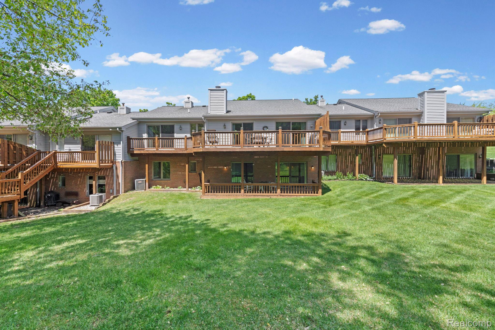 6687 Ridgeview Drive Clarkston, MI 48346 - Photo 7 of 41