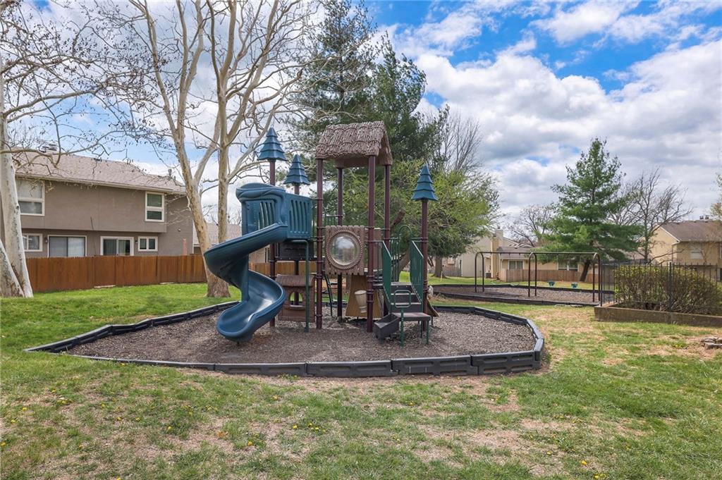 12746 West 108th Place Overland Park, KS 66210 - Photo 36 of 38