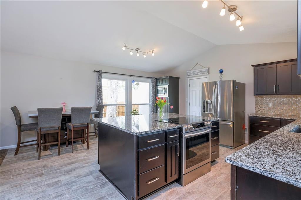 12746 West 108th Place Overland Park, KS 66210 - Photo 5 of 38