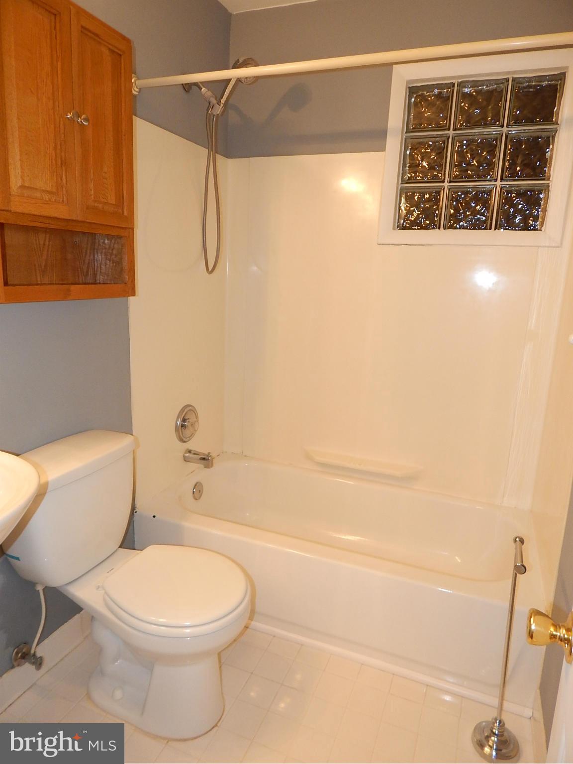 711 Pasadena Road Pasadena, MD 21122 - Photo 12 of 24 Bath