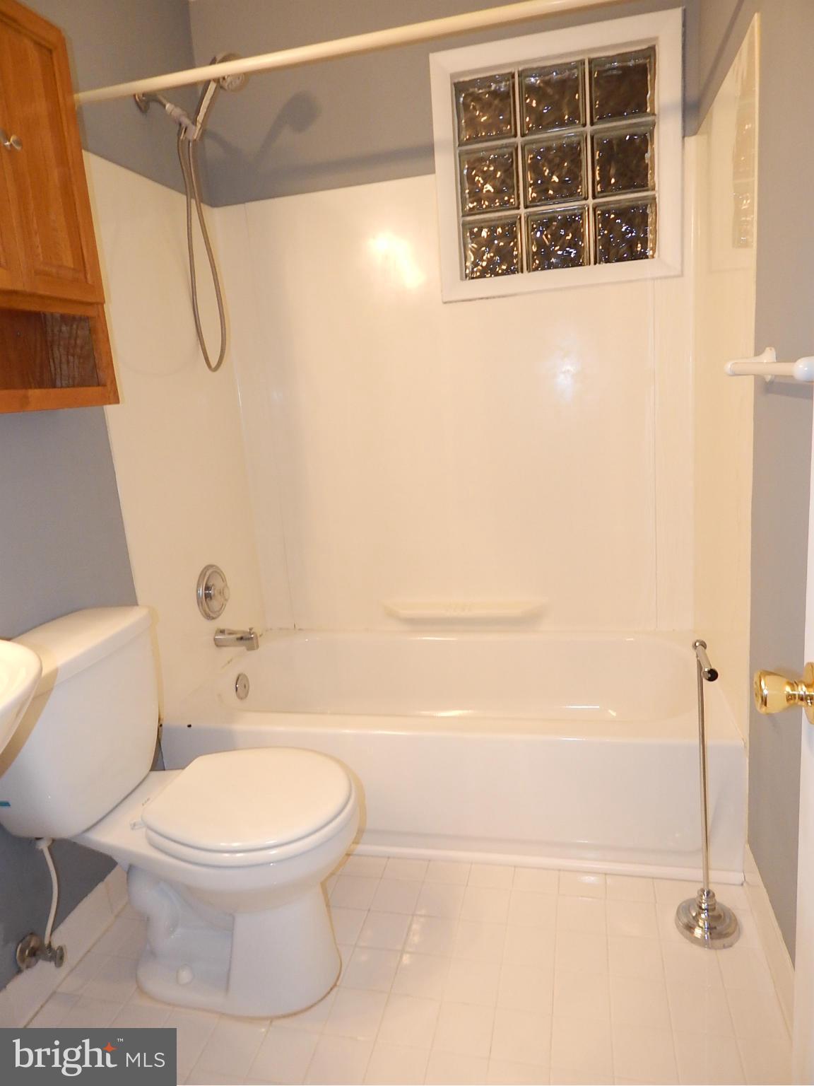 711 Pasadena Road Pasadena, MD 21122 - Photo 16 of 24 Bath