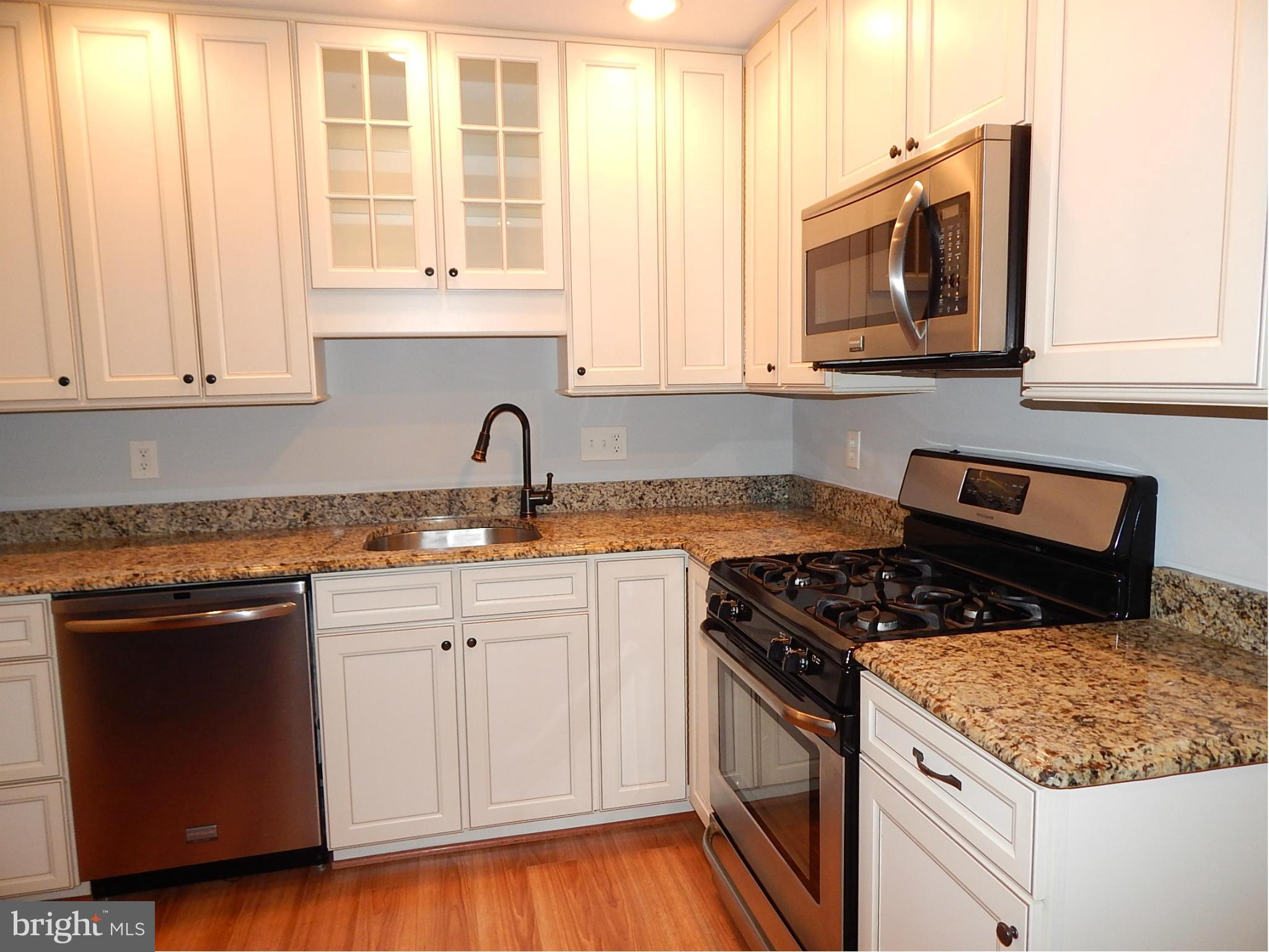 711 Pasadena Road Pasadena, MD 21122 - Photo 2 of 24 Kitchen