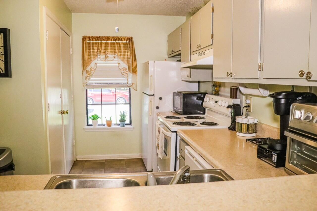 704 Temple Road, Unit A Ladson, SC 29456 - Photo 8 of 21 IMG_9590