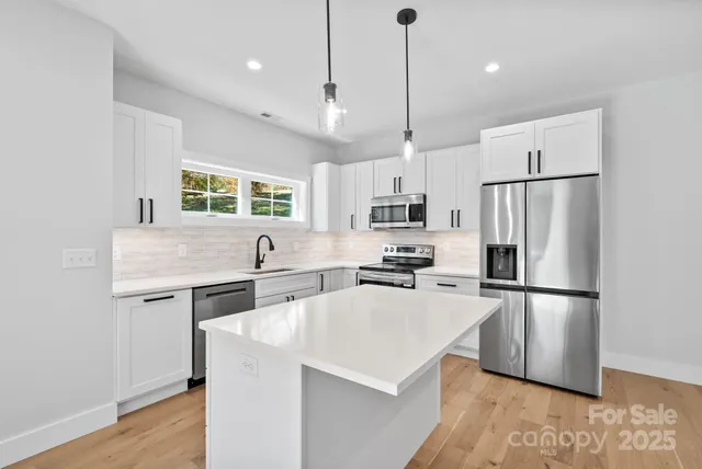 $795,000 | 8 Wildwood Pk Knoll, Unit 39, Weaverville, NC 28787