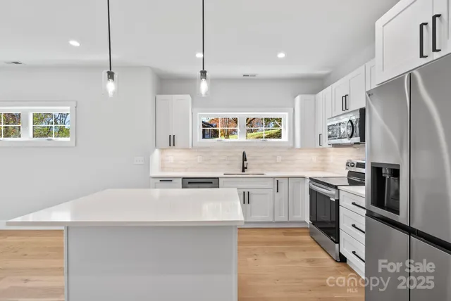 $795,000 | 8 Wildwood Pk Knoll, Unit 39, Weaverville, NC 28787