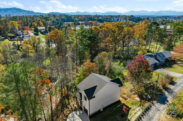 $795,000 | 8 Wildwood Pk Knoll, Unit 39, Weaverville, NC 28787