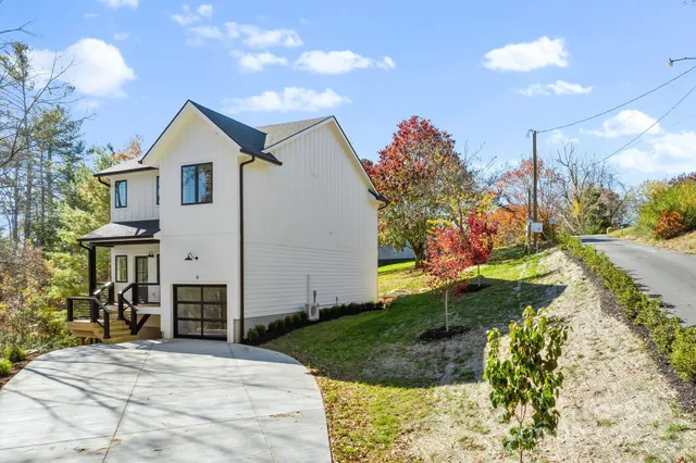 $795,000 | 8 Wildwood Pk Knoll, Unit 39, Weaverville, NC 28787